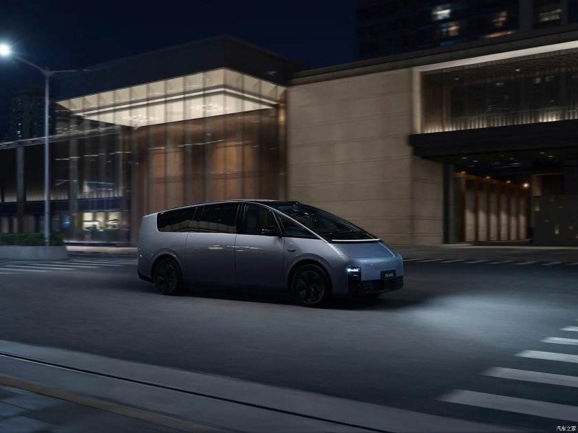 Минивэн li auto mega