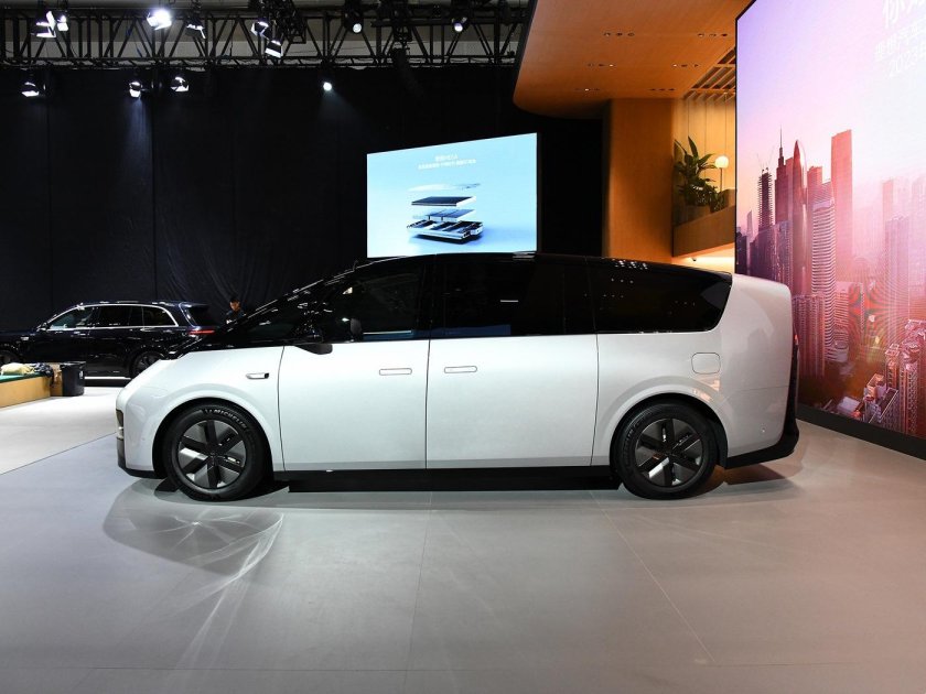 Li Mega минивэн