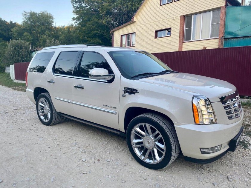 Кадиллак эскалейд 2012 белый
