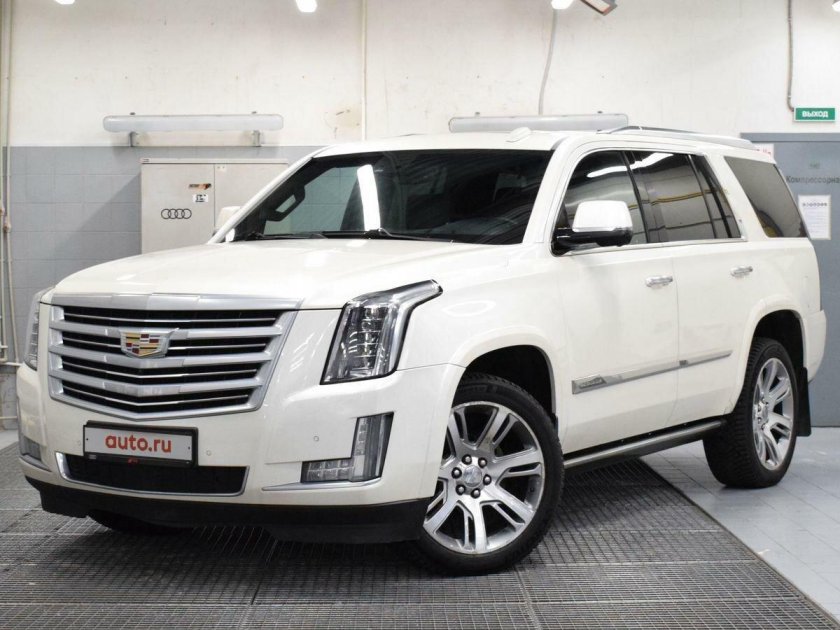 Cadillac Escalade белый