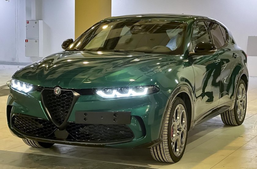 Альфа Ромео Тонале 2022