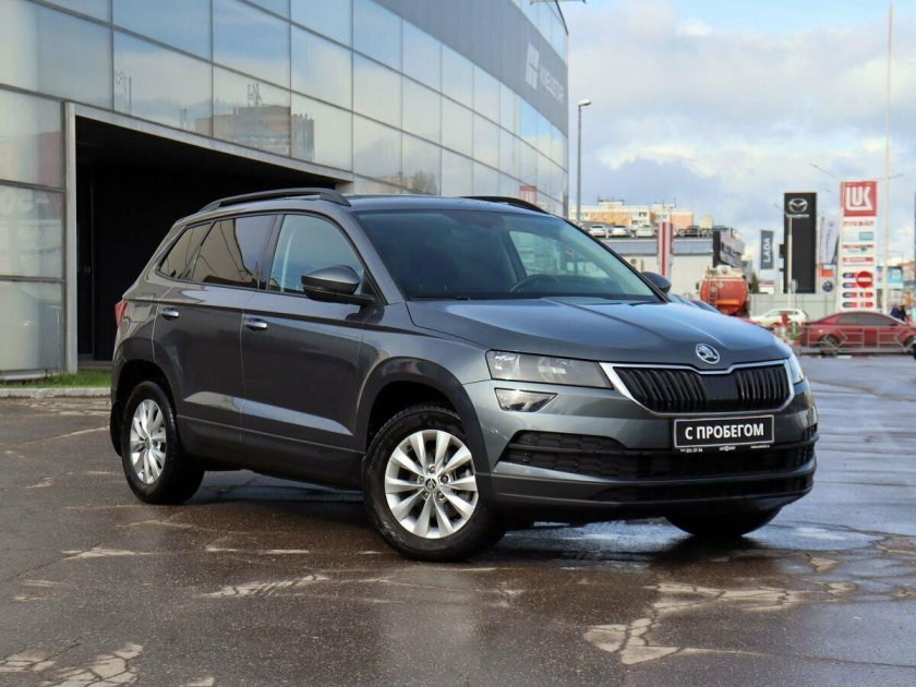 Skoda karoq серый