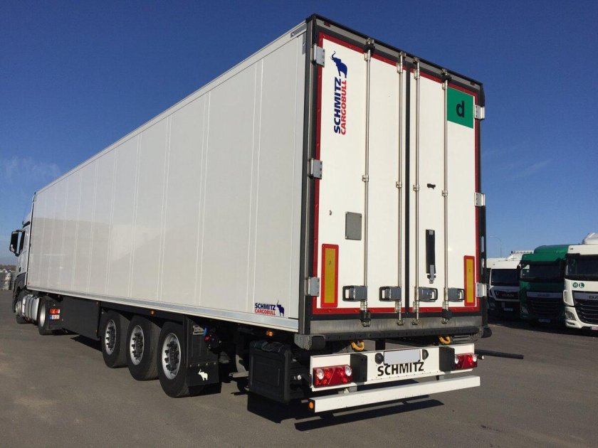 Полуприцеп рефрижератор Шмитц Каргобулл