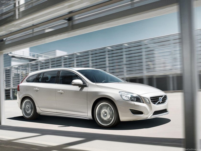 Volvo v60 универсал 2011