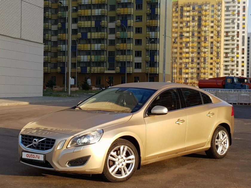 Вольво s60 Золотая