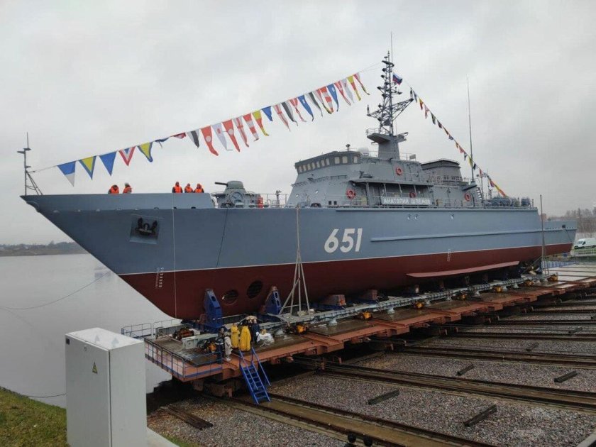 Средненевский завод судостроительный