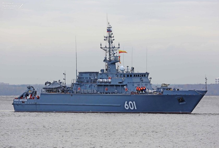 Тральщик 12700 александрит