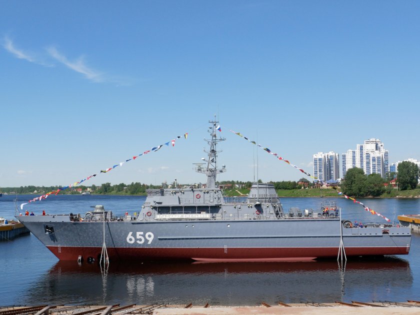 Тральщик 12700 александрит