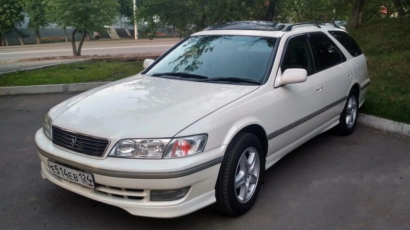 Toyota Mark 2 Qualis