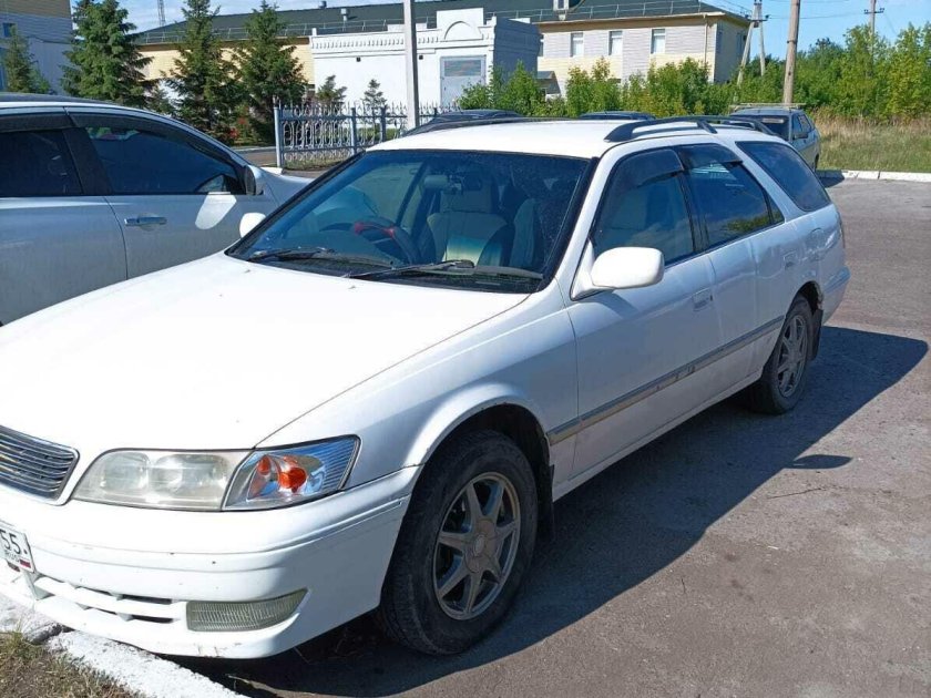 Toyota Mark II Qualis VIII (x100)