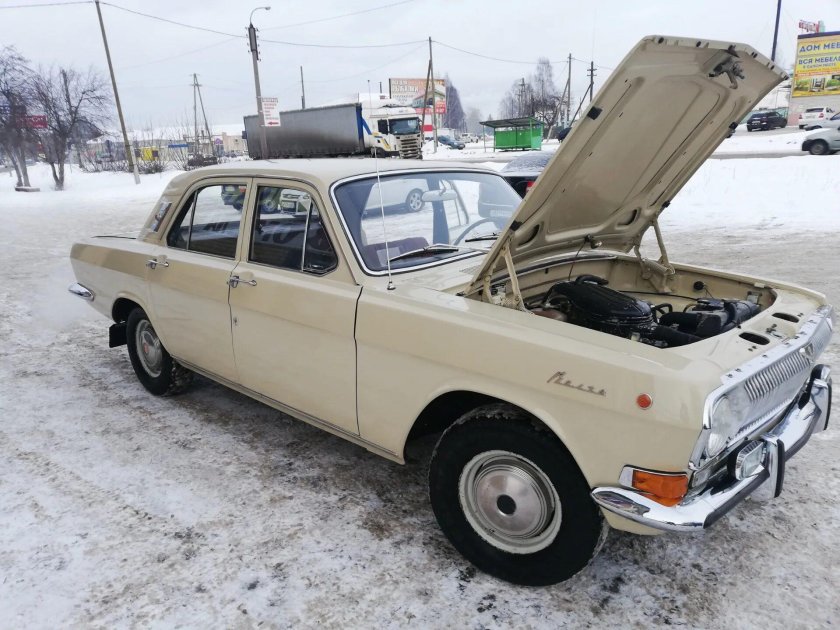 Волга ГАЗ 24 бежевая