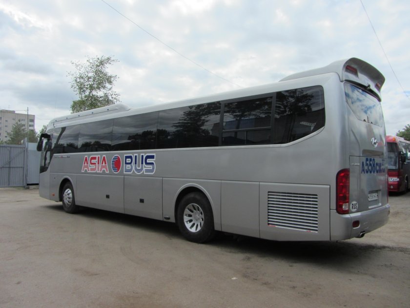 Хендай Юниверс автобус