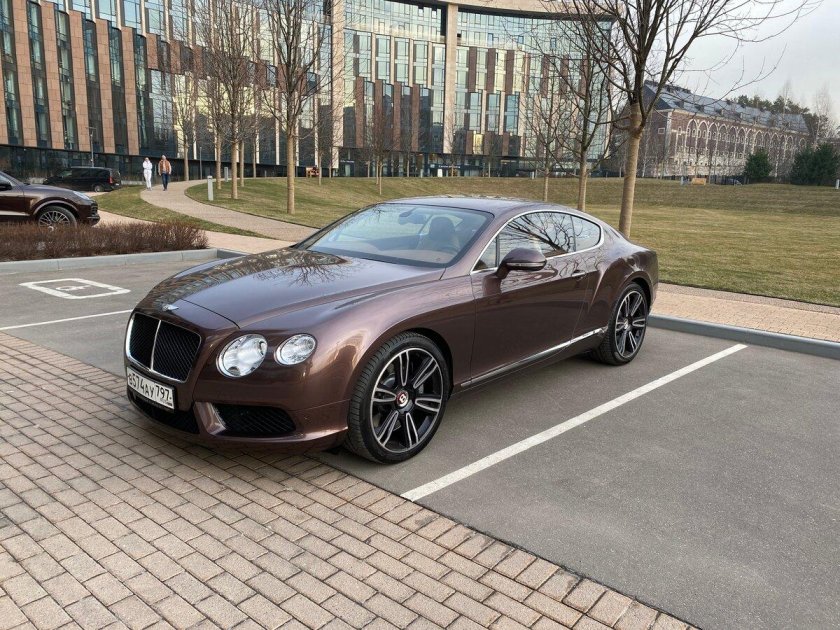 Бентли Континенталь gt 2013