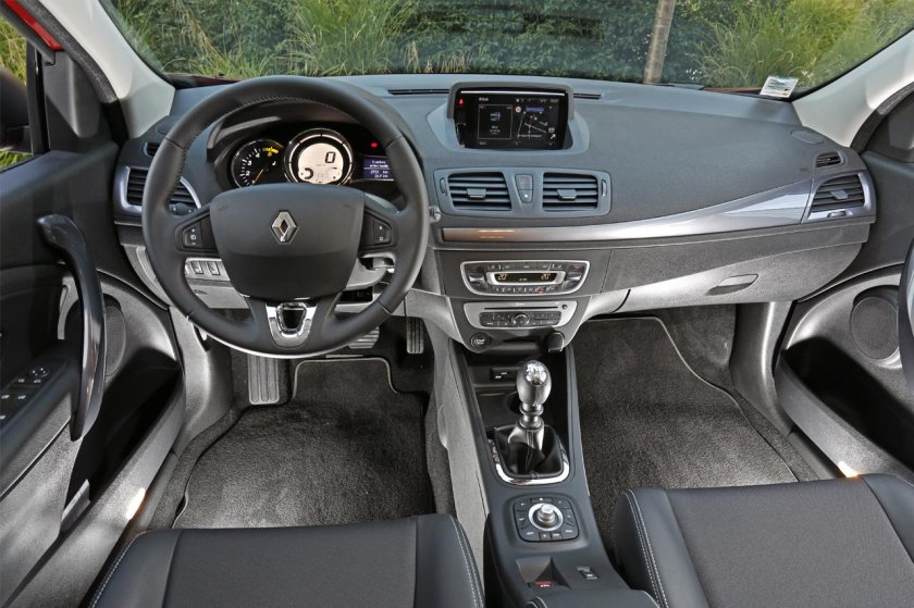 Рено Меган 3 хэтчбек 2013 салон