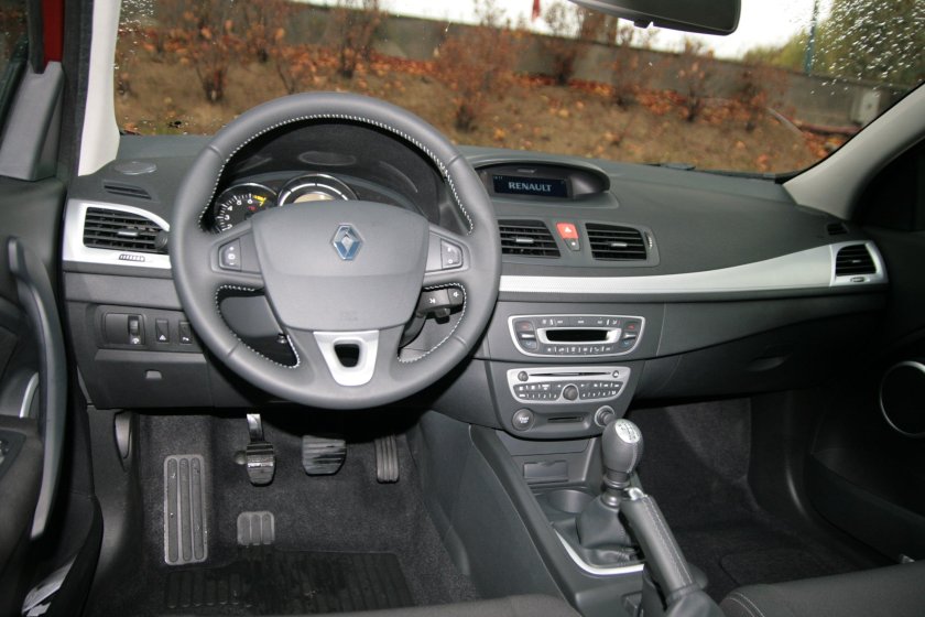 Рено Меган 2010 салон