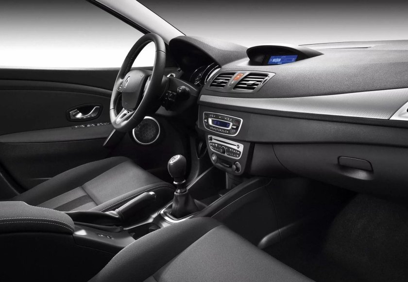 Рено Меган 3 хэтчбек салон