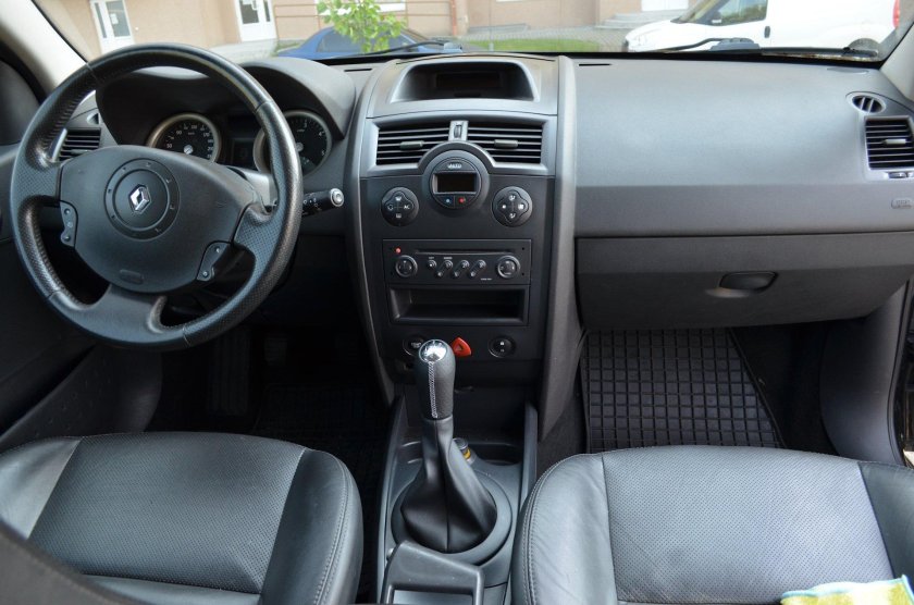 Рено Меган 2 Рестайлинг салон