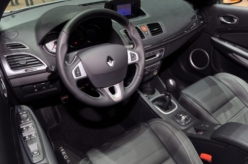 Рено Меган 2010 салон