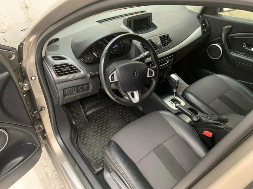 Renault fluence 2012