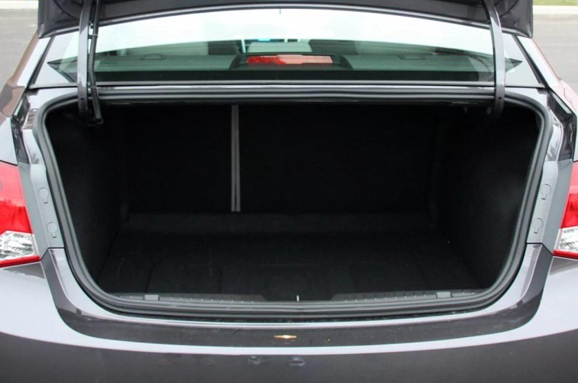 Chevrolet Cruze багажник