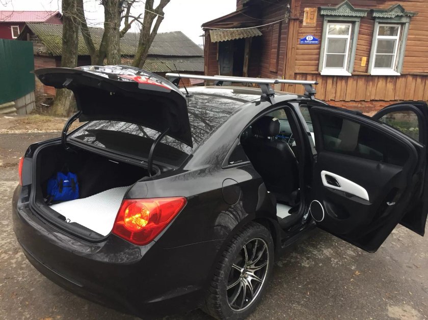 Шевроле Круз багажник
