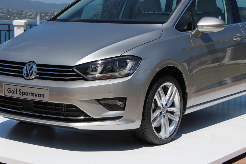 Фольксваген Golf Sportsvan