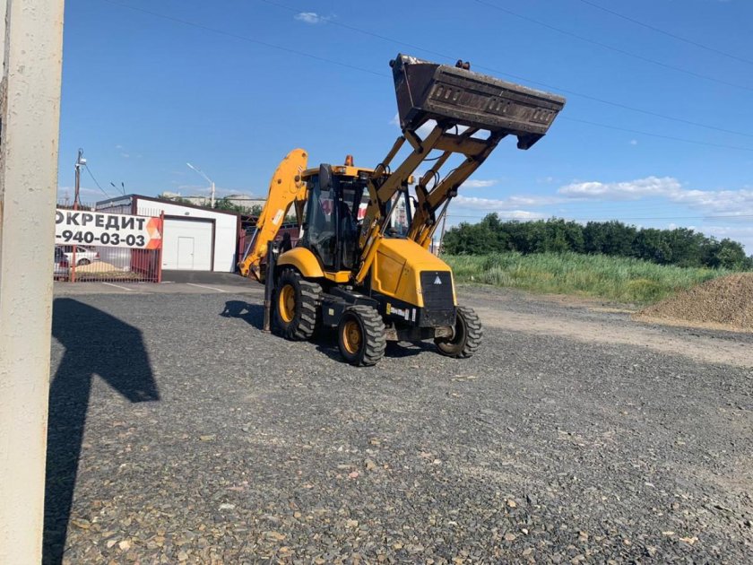 Экскаватор погрузчик jcb