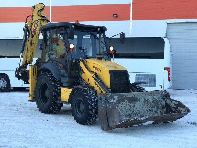Экскаватор-погрузчик New Holland b80b