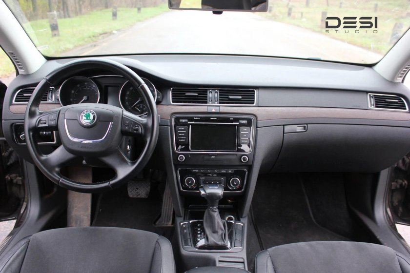Skoda Superb 2012 салон