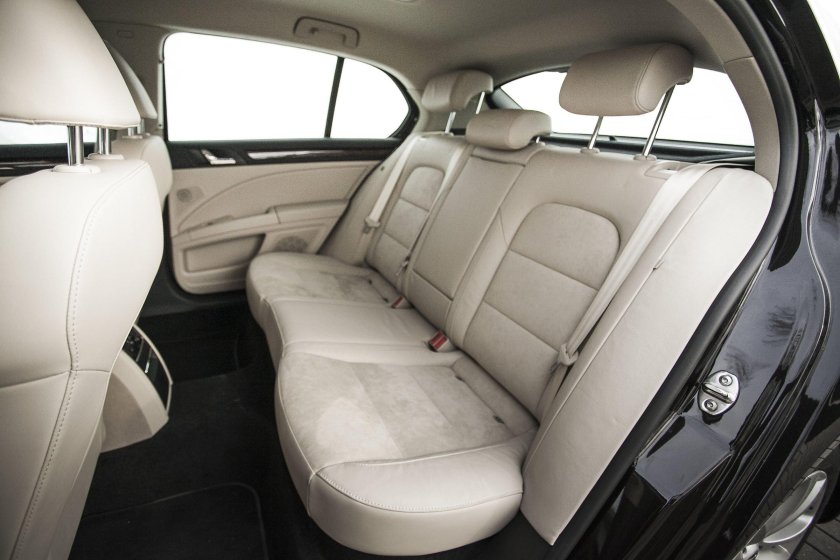 Skoda superb 2012 салон сзади