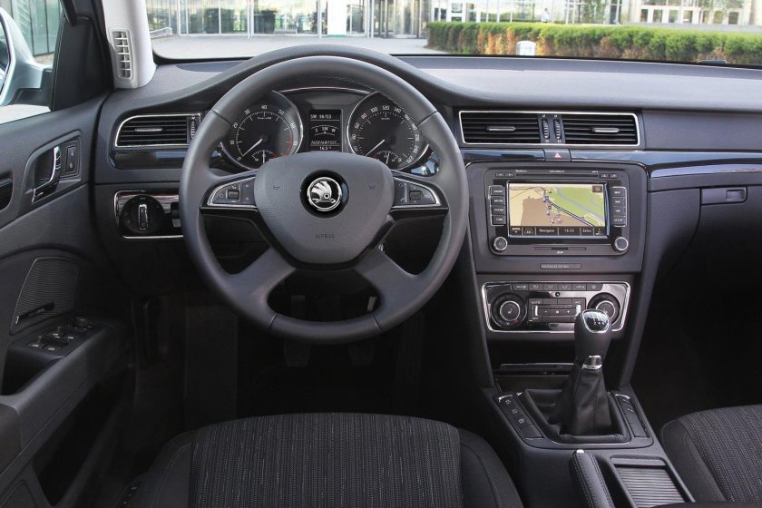 Шкода Суперб 2014 салон