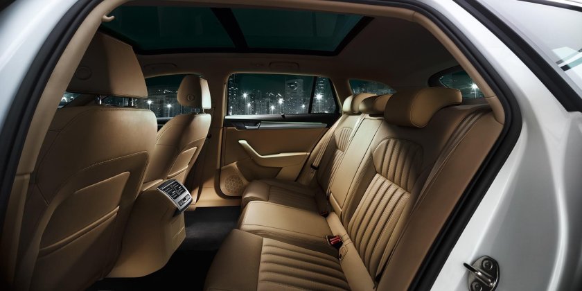 Skoda Superb Combi 2020 салон