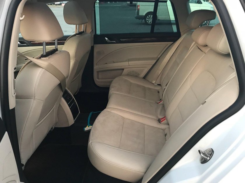 Skoda Superb 2012 салон сзади