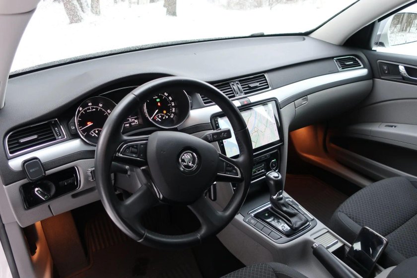 Skoda Superb mk2 салон