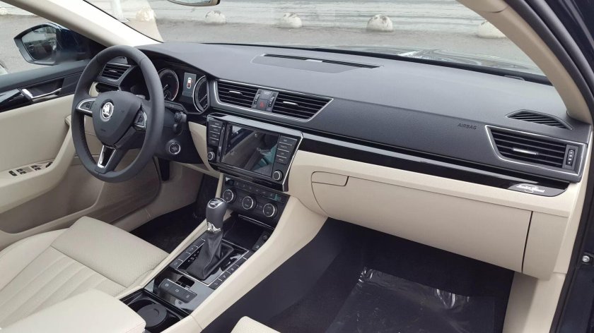 Škoda Superb 2021 салон