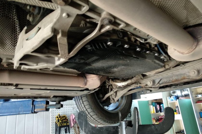 Днище Jaguar XF