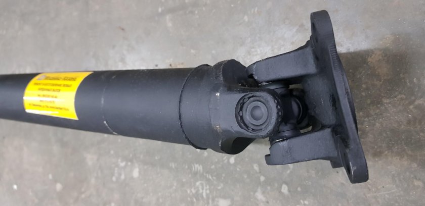 Карданный вал Рено Дастер 4х