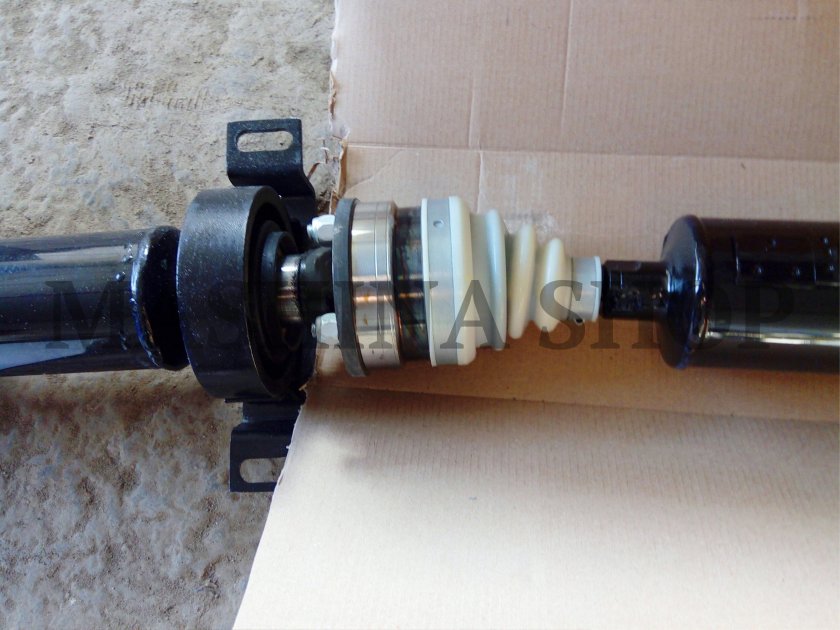 Карданный вал Рено Дастер 4х