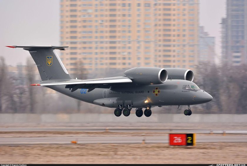 Самолет Чебурашка АН 72