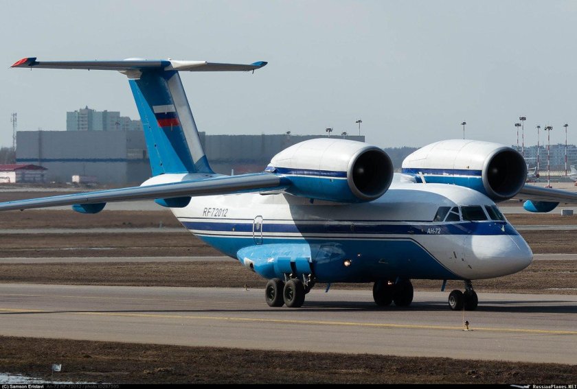 Самолет Чебурашка АН 72