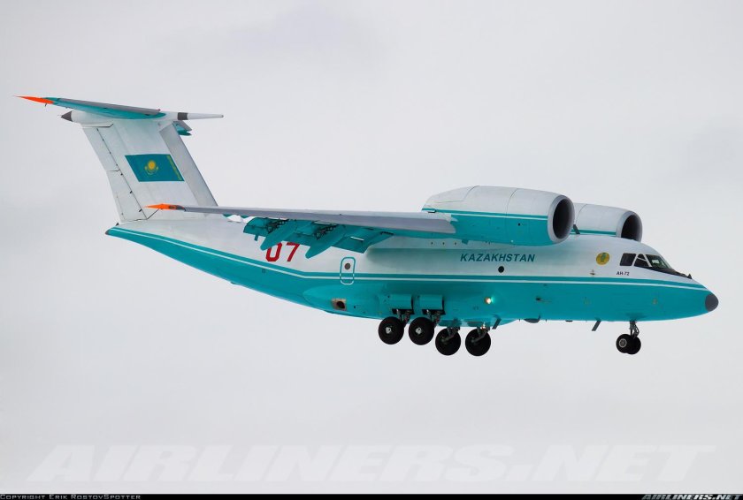 АН-72 кабина