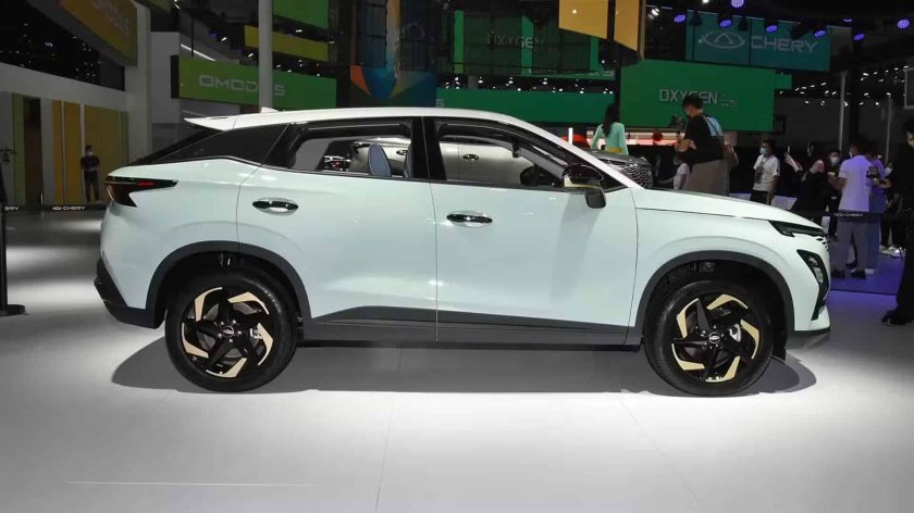 Кроссовер Omoda 5