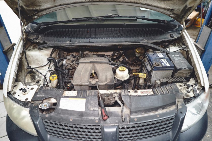 Dodge Caravan 2002 2.4