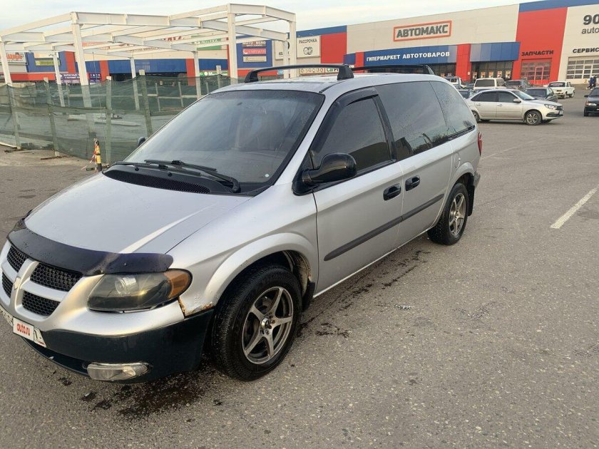 Dodge caravan iv