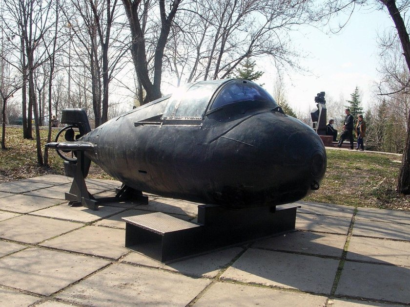 Саратов парк Победы подводная лодка