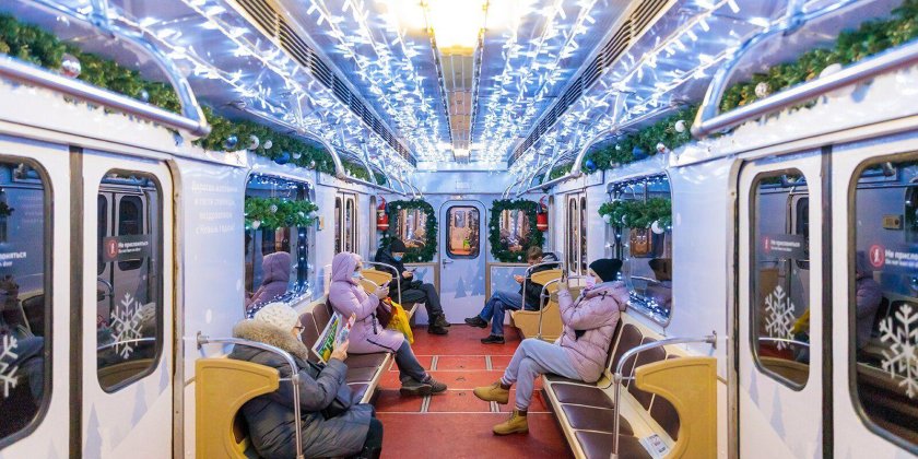 Новогодний поезд еж 3 2022 метро