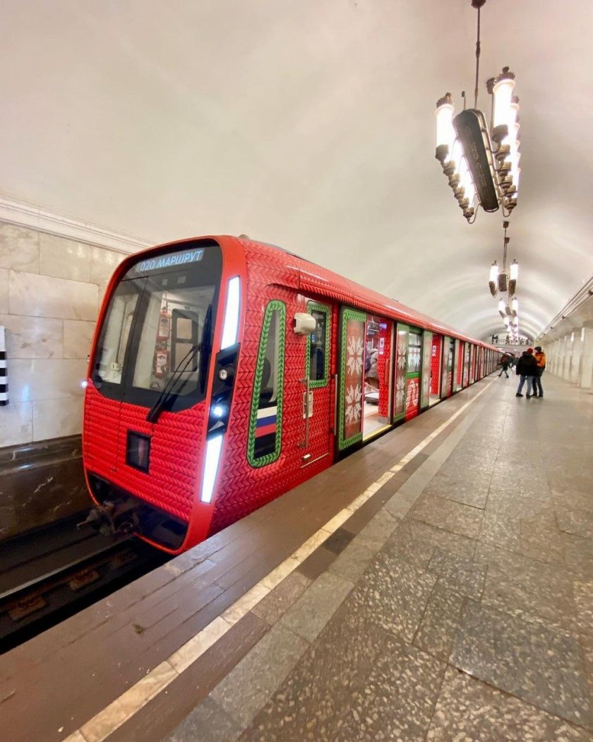 Москва метро на новый год 2024