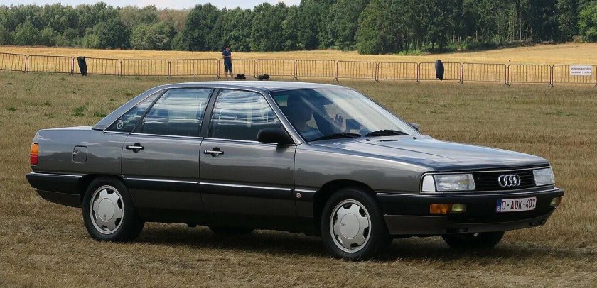 Audi 200 1983