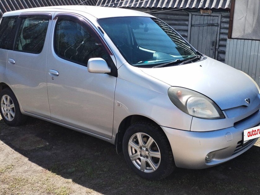 Toyota funcargo 1999 2005