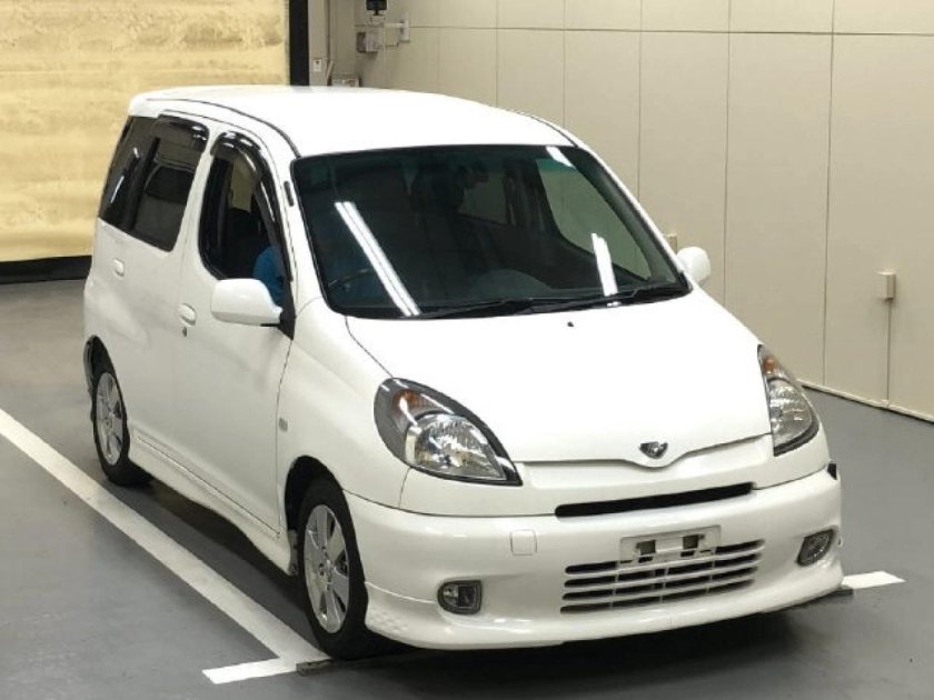 Тойота функарго 2004